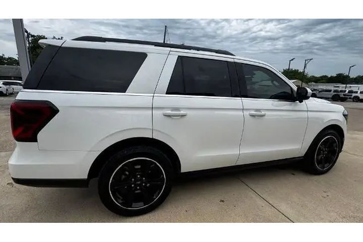 $37195 : Ford Expedition 2023 4x2 Lim image 4