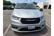 $24554 : Chrysler Pacifica Plug-In Hy thumbnail