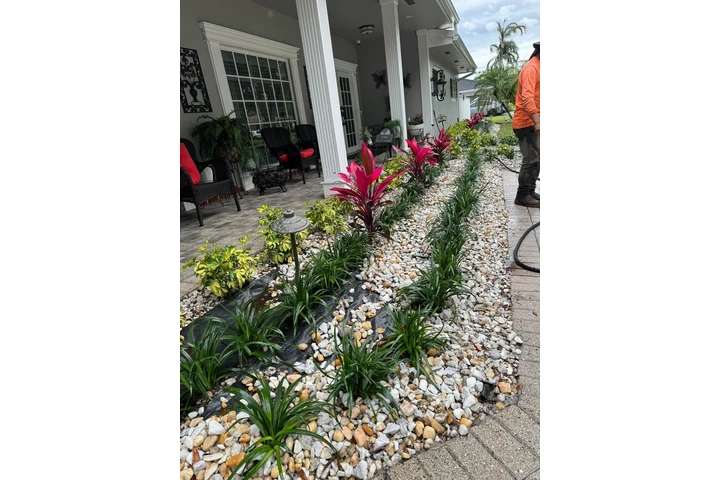 V Maintenance Landscaping Prof image 3