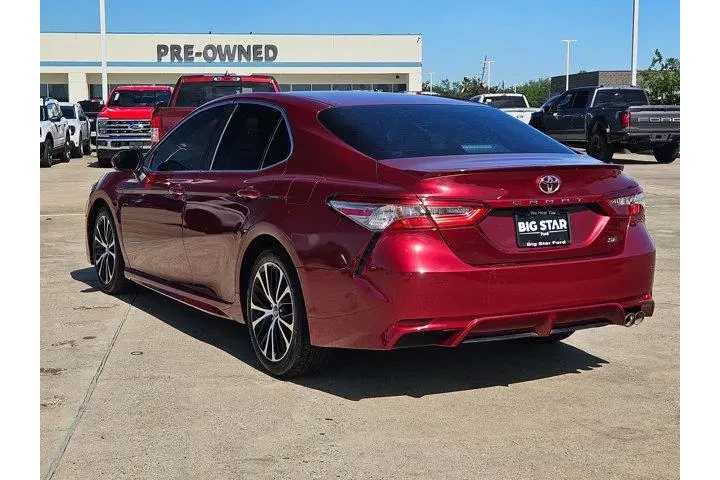 $17100 : Toyota Camry 2018 LE 4dr Sed image 5