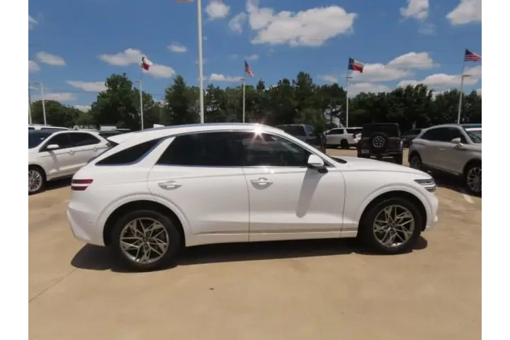 $30911 : Genesis GV70 2023 AWD 2.5T S image 8