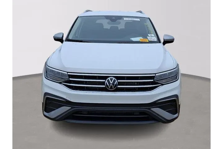 $25249 : Volkswagen Tiguan 2024 Wolfs image 2