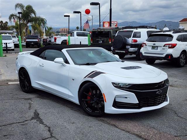 $29995 : 2019 Camaro image 2