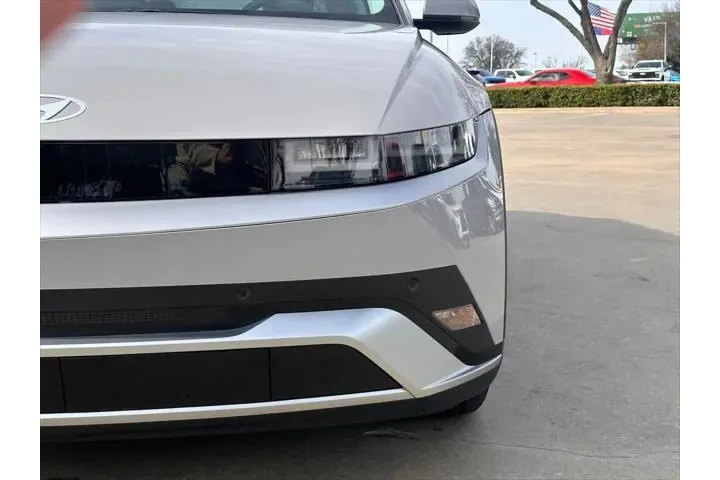 $31499 : Hyundai IONIQ 5 2025 SE 4dr image 8