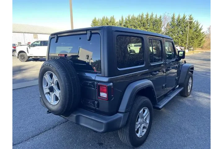 $31279 : Jeep Wrangler Unlimited 2022 image 3