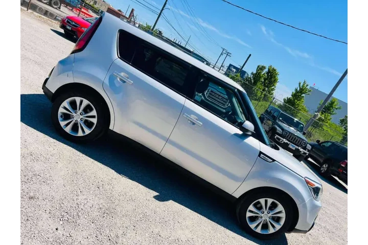 $7899 : 2016 Soul + image 4