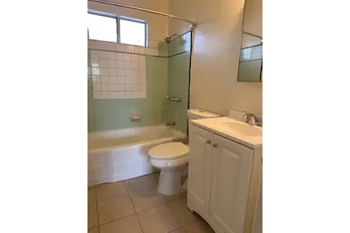 $1,950/MES LOS ANGELES image 9