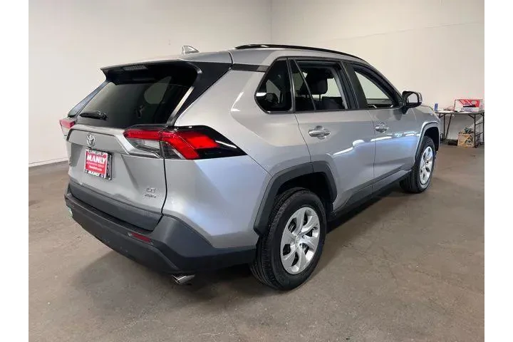$26948 : Toyota RAV4 2021 AWD LE 4dr image 3