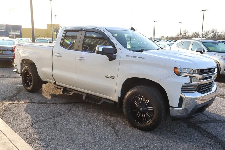 $25988 : 2020 Silverado 1500 4WD Doubl image 3
