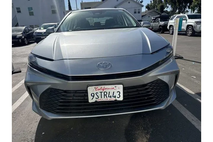 $27888 : Toyota Camry 2025 SE 4dr Sed image 8