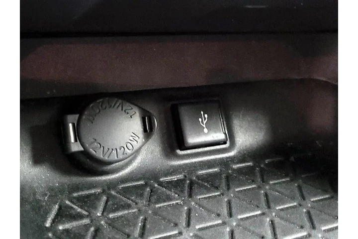 $20998 : Toyota RAV4 2021 AWD XLE 4dr image 10