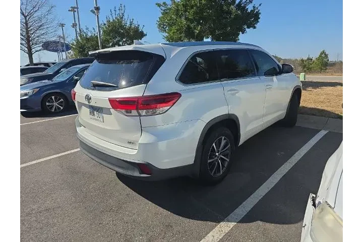 $21497 : Toyota Highlander 2018 XLE 4 image 5