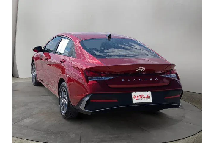 $21991 : Hyundai ELANTRA 2024 SEL 4dr image 3