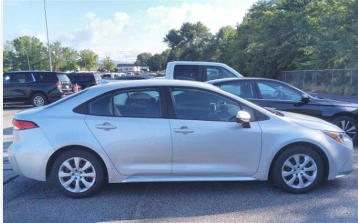 $20991 : PRE-OWNED 2022 TOYOTA COROLLA image 3