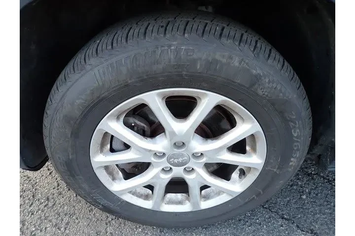 $9688 : Jeep Cherokee 2016 4x4 Latit image 9