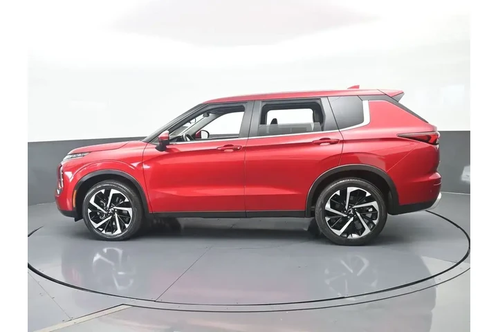 $23991 : Mitsubishi Outlander 2024 SE image 3