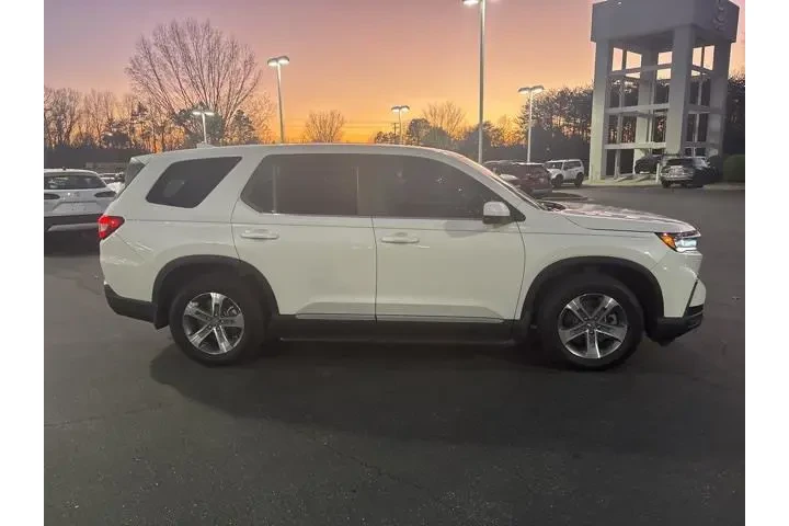 $39390 : Honda Pilot 2024 AWD EX-L 4d image 5