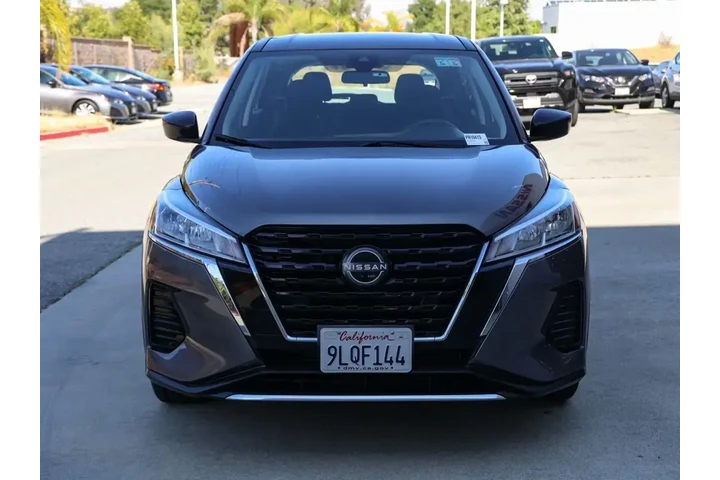 $17934 : Nissan Kicks 2024 S 4dr Cros image 9