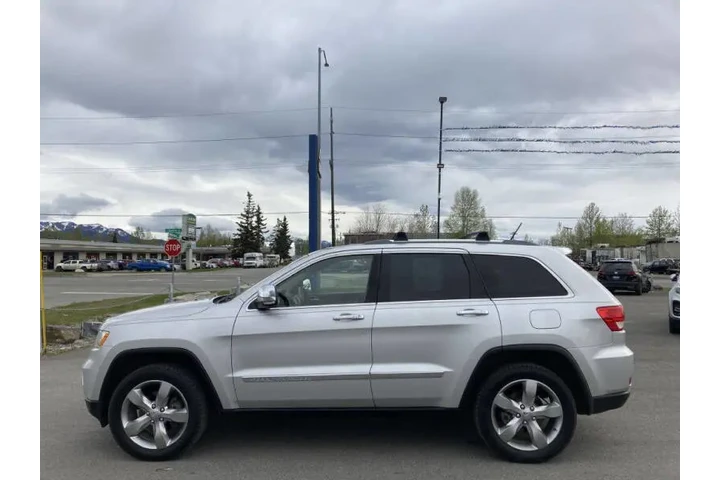 $12999 : 2011 Grand Cherokee Overland image 9