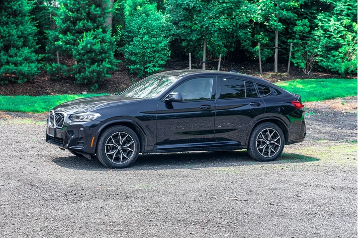 $30695 : BMW X4 2022 AWD xDrive30i 4d image 3