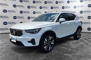 PRE-OWNED 2024 VOLVO XC40 B5 en Madison WV