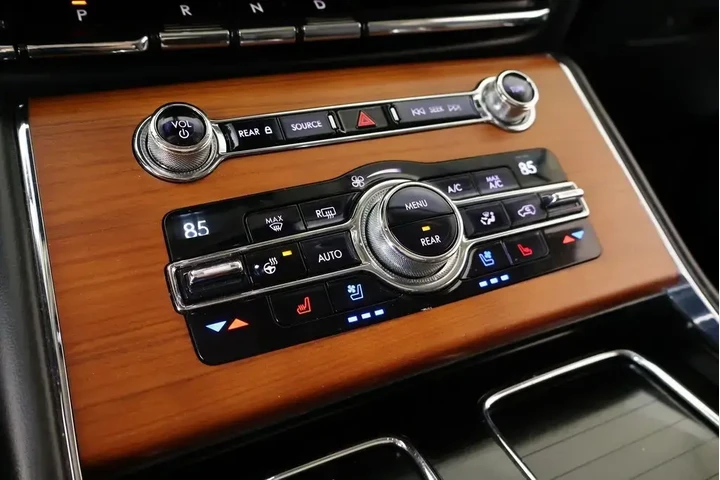 $28679 : Lincoln Aviator 2020 AWD Res image 8