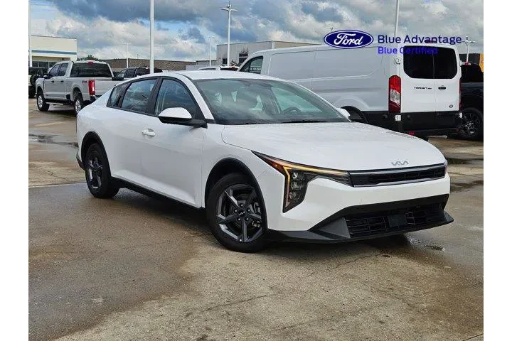 $18925 : Kia K4 2025 LXS 4dr Sedan image 1