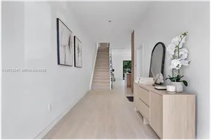 $8500 : Rental property with 4 bedro image 5