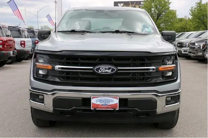 $40000 : Ford F-150 2025 4x4 XLT 4dr image 3