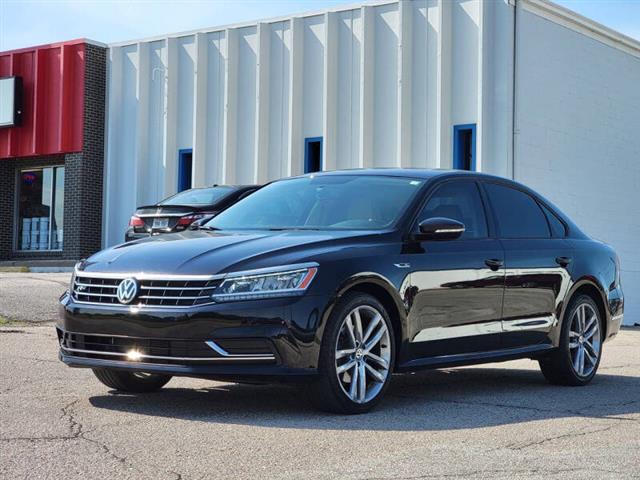 $12990 : 2018 Passat 2.0T R-Line image 4