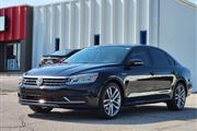 $12990 : 2018 Passat 2.0T R-Line thumbnail