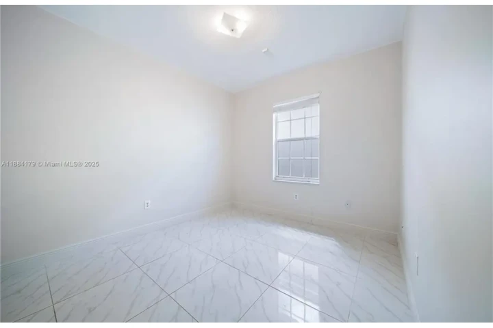 $2100 : 2 Bedroom 2Bath in westchester image 6
