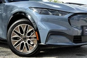$34977 : Ford Mustang Mach-E 2024 AWD thumbnail