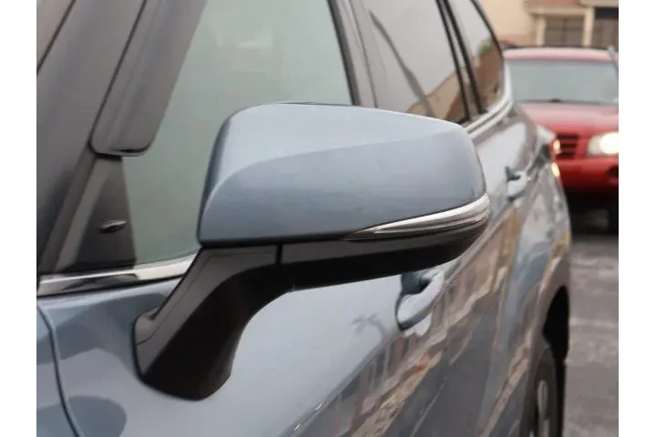 $31802 : Toyota Highlander Hybrid 202 image 3