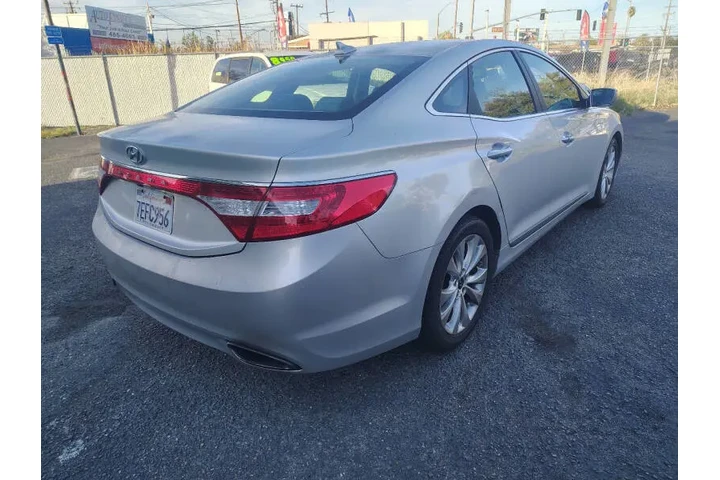 $8590 : 2013 Azera image 4