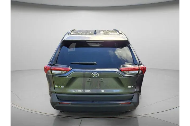 $32987 : Toyota RAV4 2024 XLE Premium image 5