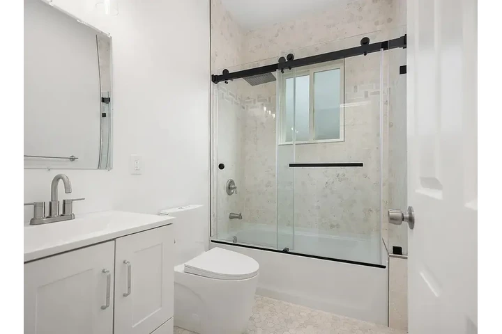 $1860 : The Amazing house with all the image 8