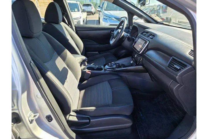 $18500 : Nissan LEAF 2023 SV PLUS 4dr image 10