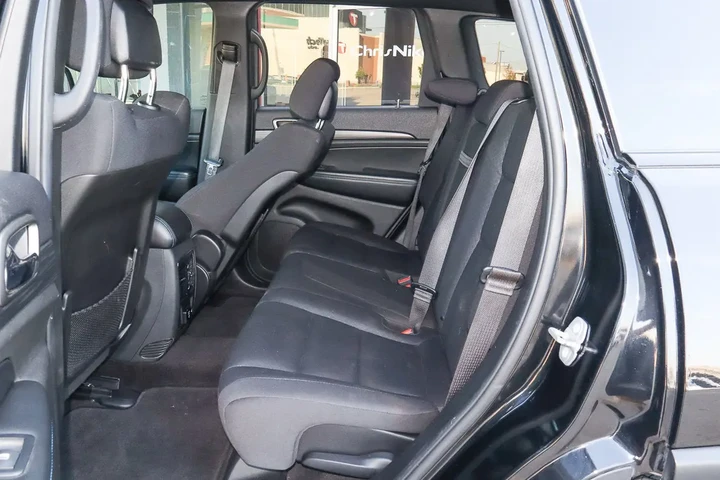 $17779 : 2019 Grand Cherokee Upland image 8