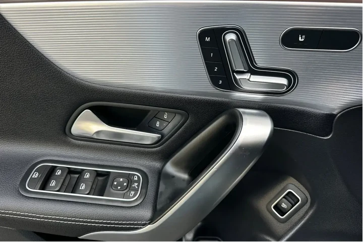 $28997 : Mercedes-Benz CLA 2023 CLA 2 image 10