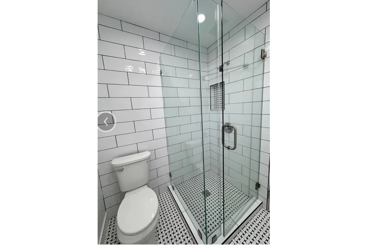 $1100 : Cuarto con entrada privada image 3
