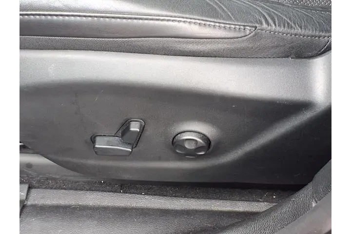 $16995 : Jeep Cherokee 2019 4x4 Limit image 4