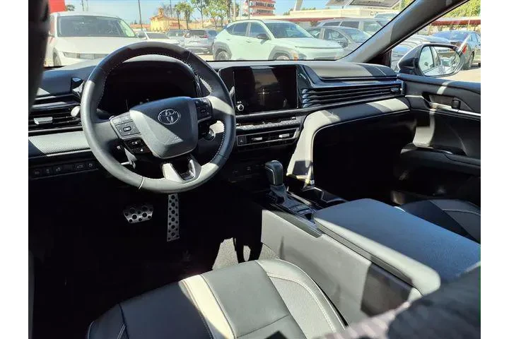 $29186 : Toyota Camry 2025 SE 4dr Sed image 9