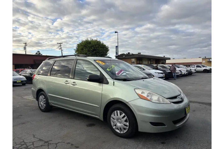 $7999 : 2008 Sienna CE 8-Passenger image 4