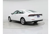 $27998 : Honda Accord 2025 LX 4dr Sed thumbnail