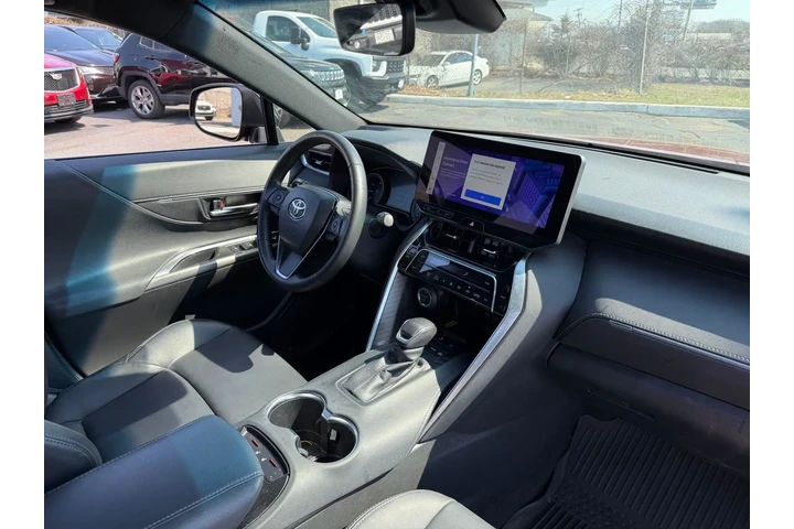 $36798 : Toyota Venza 2024 AWD LE 4dr image 10