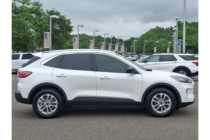 $20945 : Ford Escape 2022 AWD SE 4dr image 7