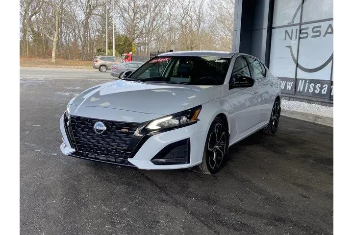 $17874 : Nissan Altima 2025 2.5 SR 4d image 8