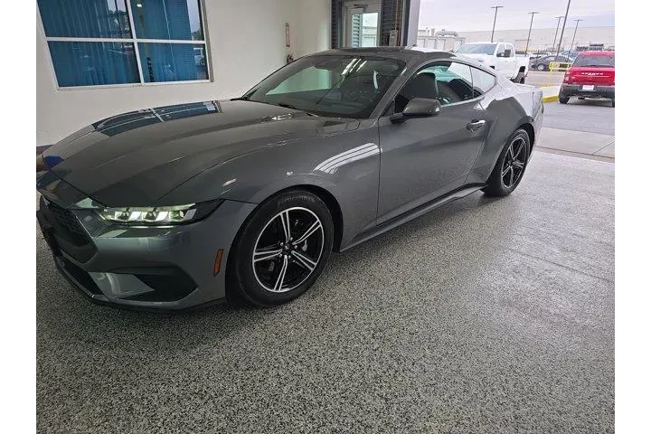 $29856 : Ford Mustang 2024 EcoBoost P image 1