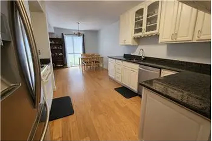 $2300 : Rental property with 2 bedro image 4